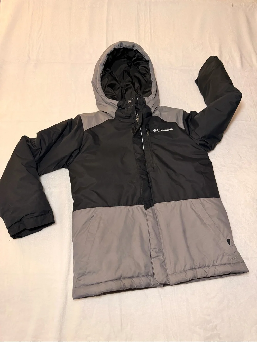 Columbia Kids Black and Gray Hooded Puffer Jacket size: S